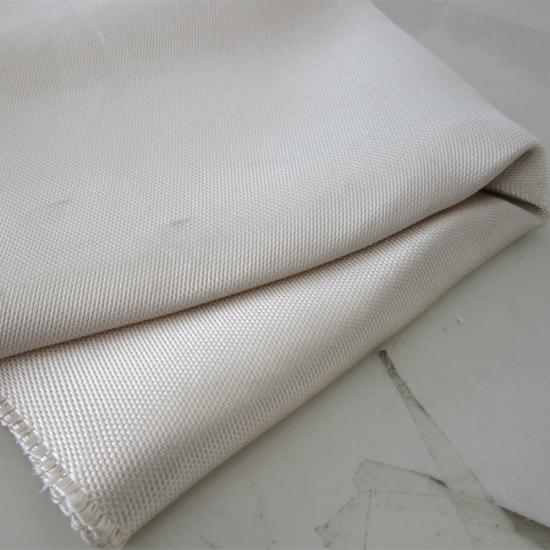 Теплоизоляционная ткань с кремнеземным текстилем